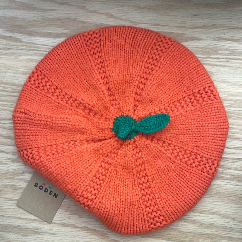NWT Mini Boden Pumpkin Beret